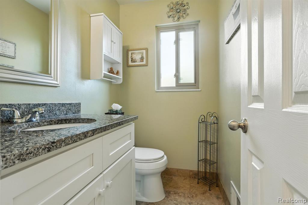 42393 Royal Lane, Clinton Twp, MI 48038 — Photo 13