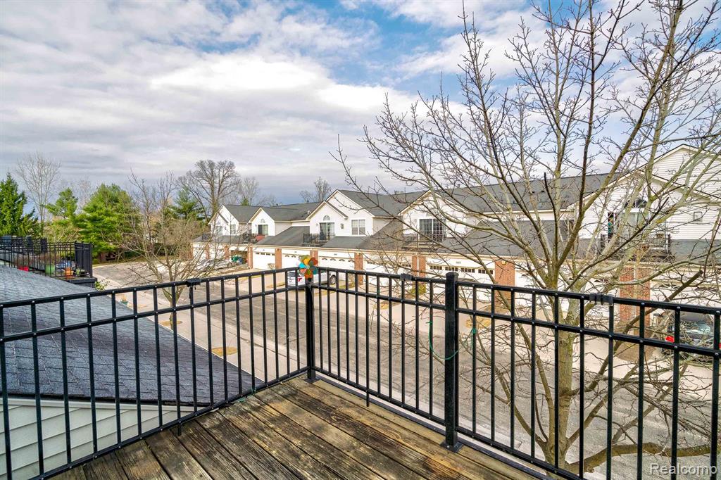 4205 CAMERON Circle, Walled Lake, MI 48390 — Photo 35
