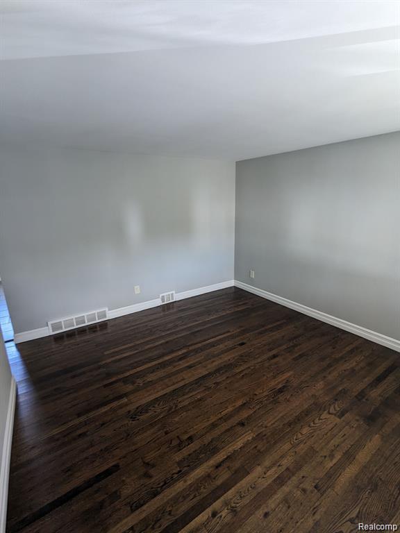 5113 Glenis Street, Dearborn Heights, MI 48125 — Photo 5