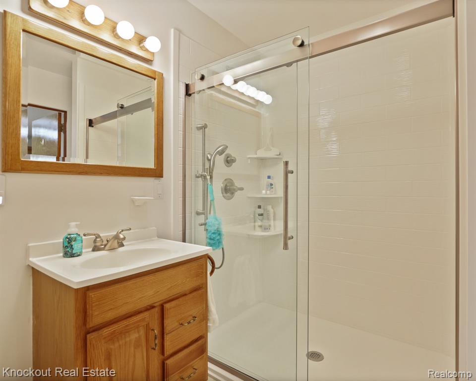 3842 Waltmar Drive, Bridgeport, MI 48722 — Photo 22