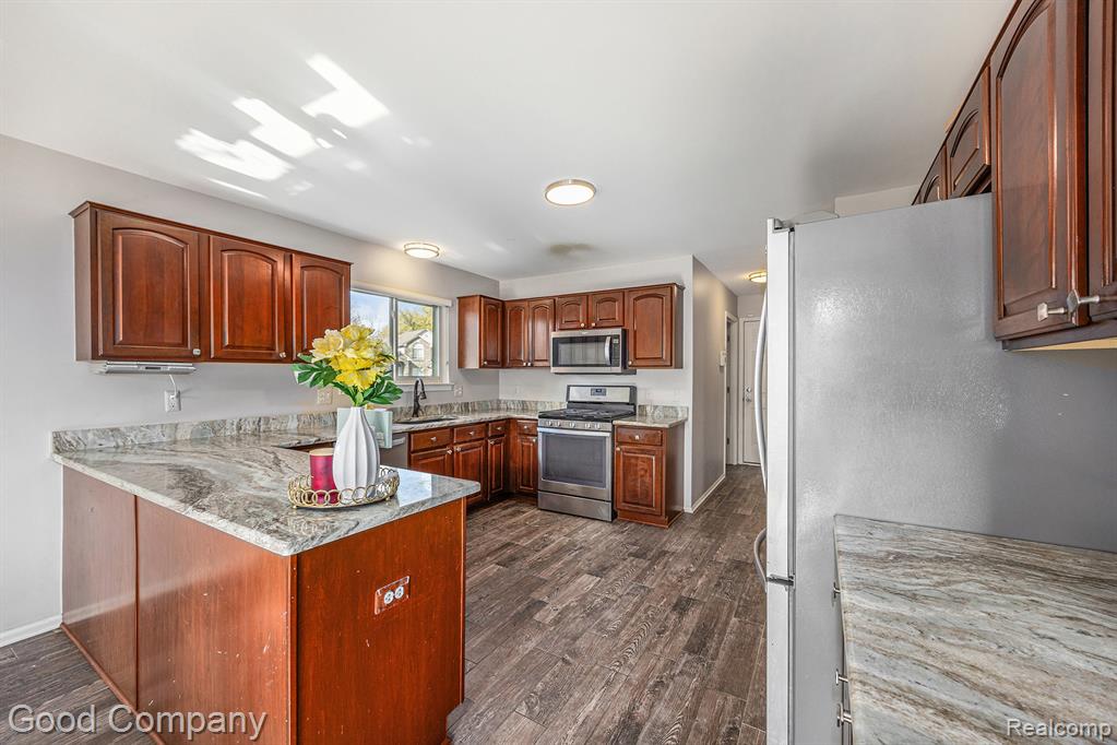 52117 Pebble Creek Drive, New Baltimore, MI 48047 — Photo 11