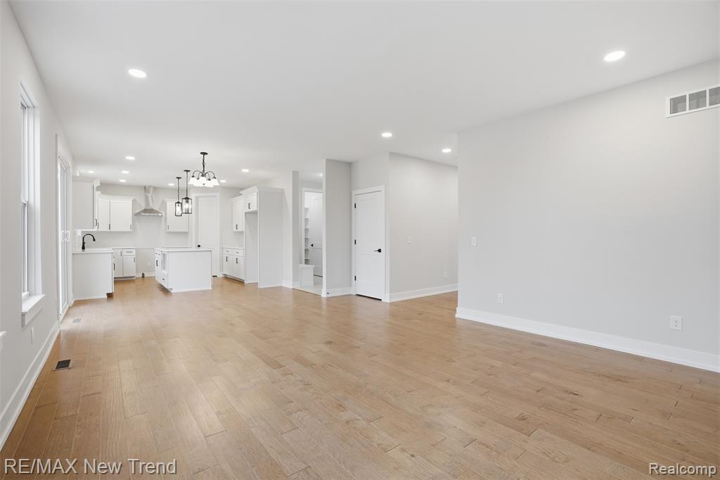 8430 Joseph Street, Commerce Twp, MI 48382 — Photo 12