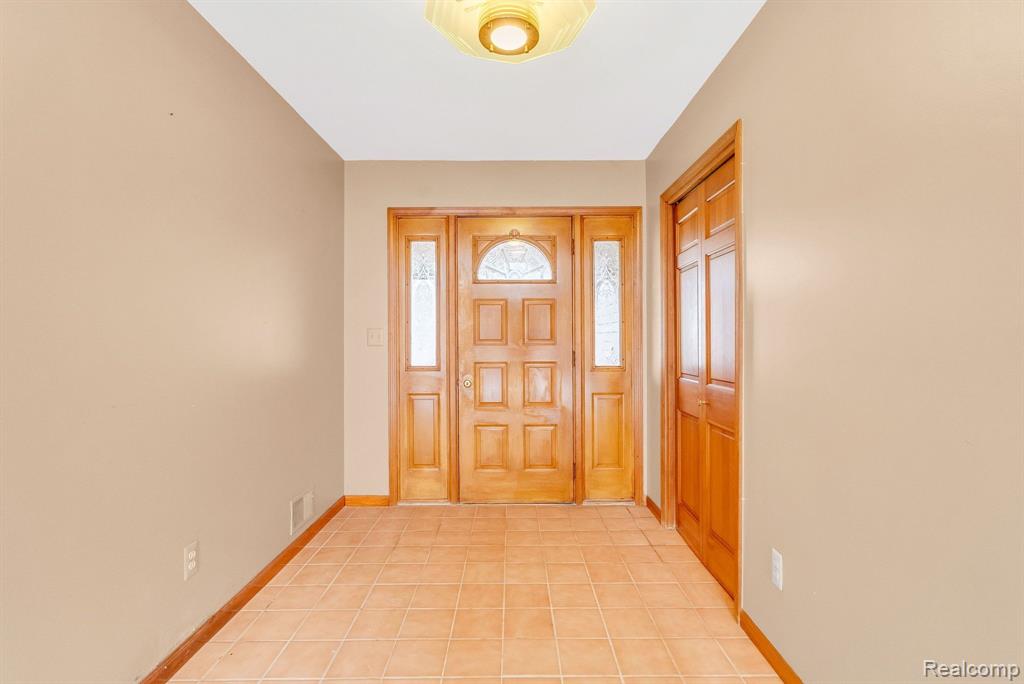 5287 MAITLAND Road, Clyde, MI 48049 — Photo 10