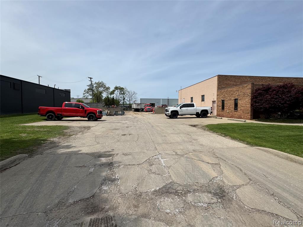 1955 Bellingham Drive, Troy, MI 48083 — Photo 4
