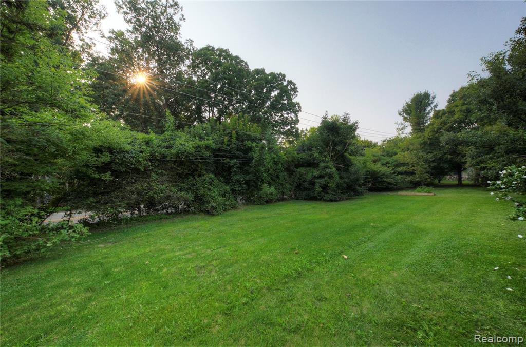 4269 Warrington Drive, Wixom, MI 48393 — Photo 46
