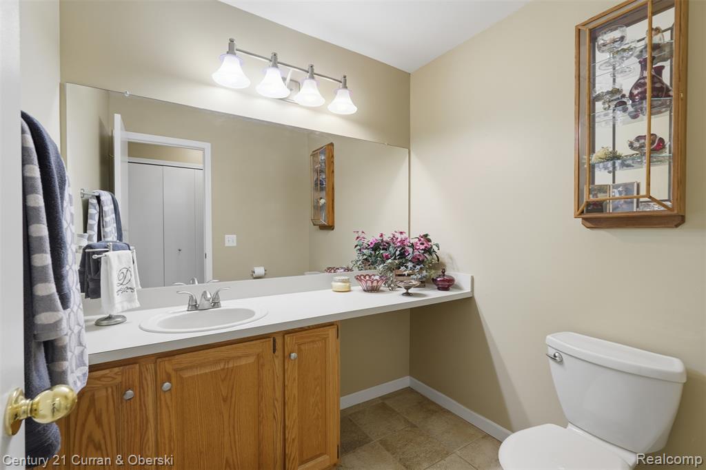 30785 Mystic Forest Drive, Farmington, MI 48331 — Photo 15