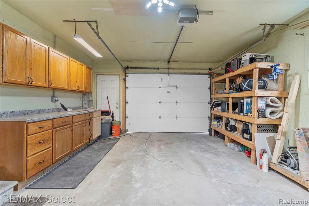3101 W Maple Avenue, Flint, MI 48507 — Photo 36