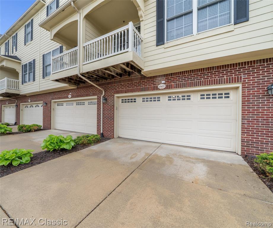 45623 N Stonewood Road, Canton, MI 48187 — Photo 32