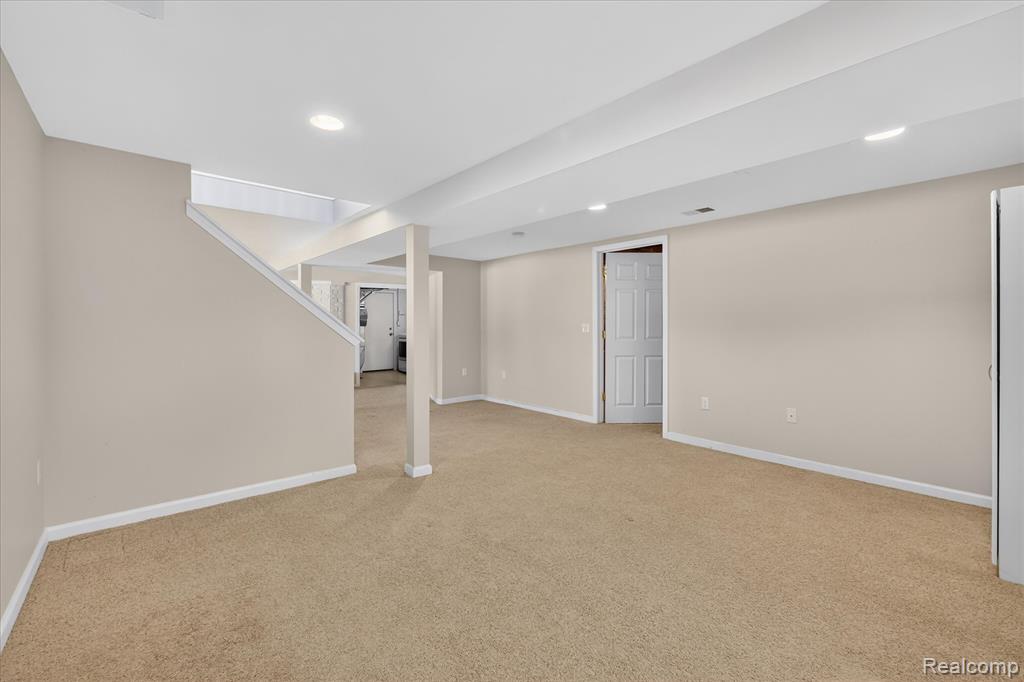5124 Driftwood Drive, Commerce Twp, MI 48382 — Photo 29