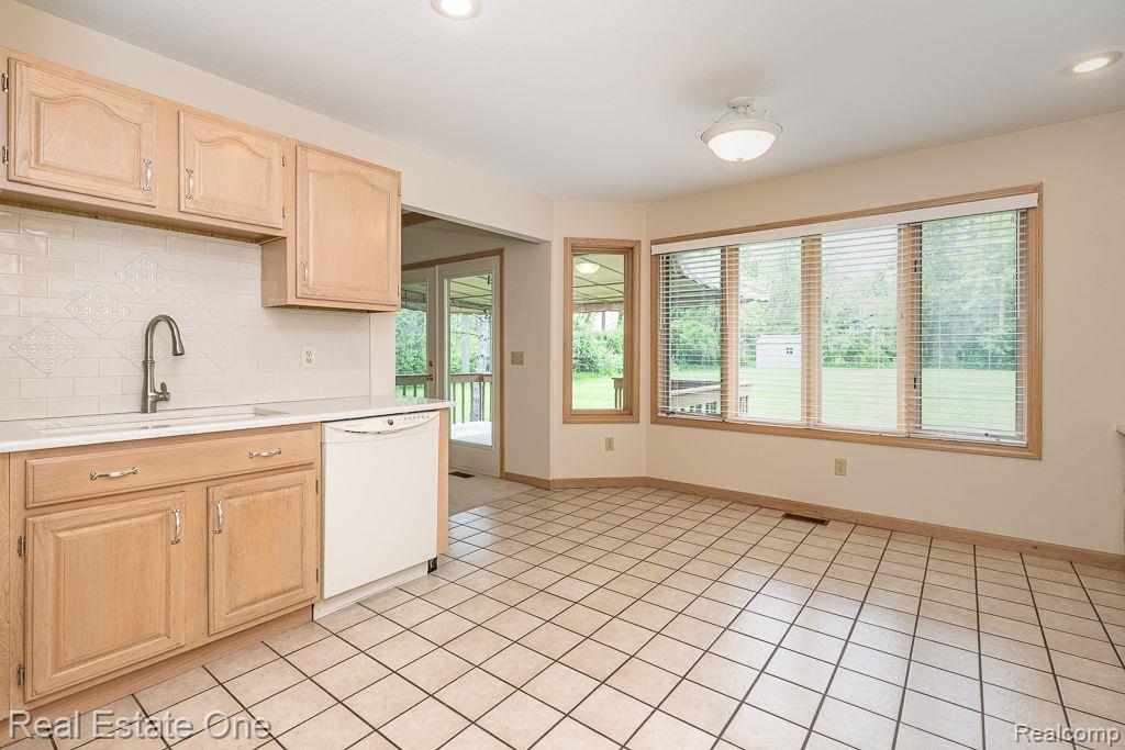 8187 Sawgrass Trail, Grand Blanc, MI 48439 — Photo 19