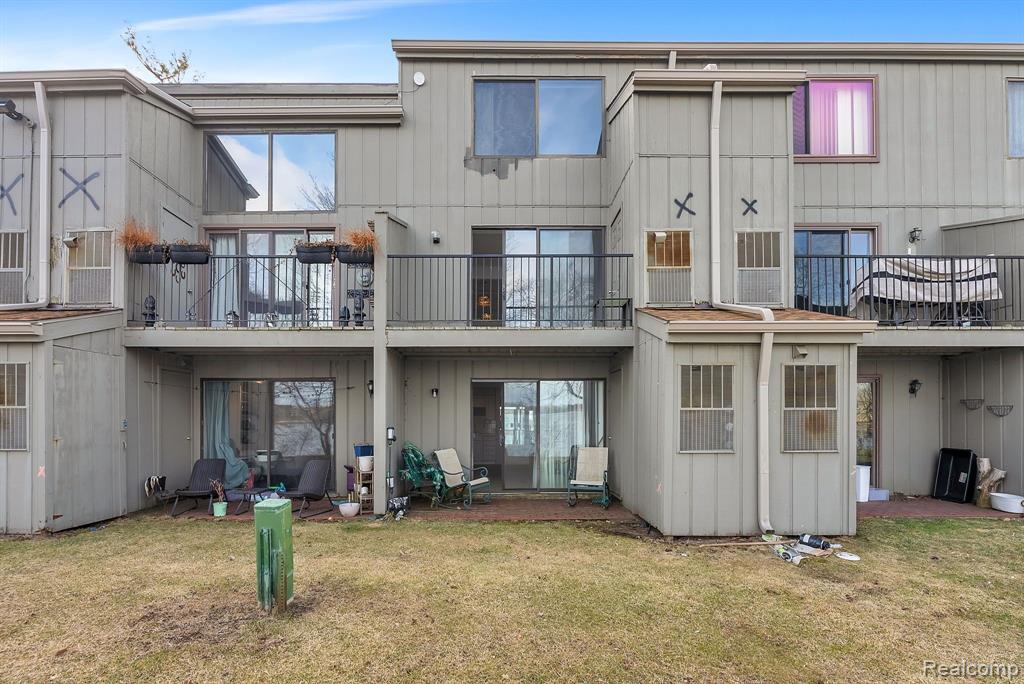 9629 HARBOUR COVE, Ypsilanti, MI 48197 — Photo 10