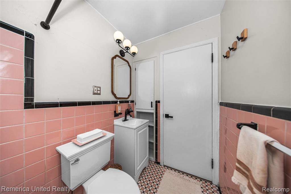 717 S Edgeworth Avenue, Royal Oak, MI 48067 — Photo 28
