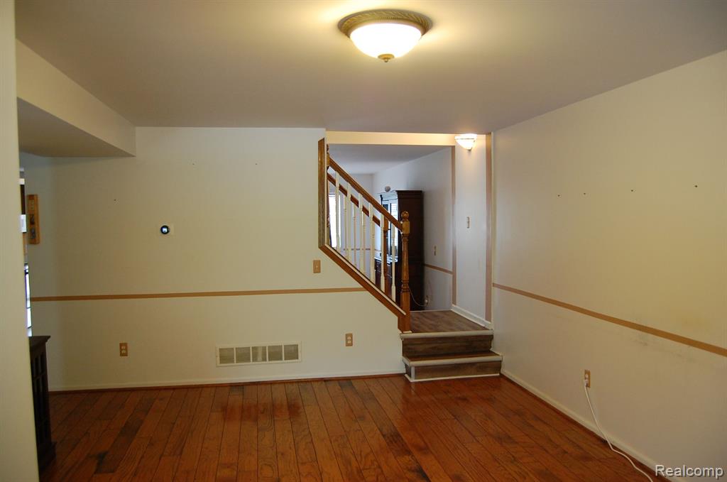 16529 TERRACE VILLAGE Drive, Taylor, MI 48180 — Photo 2