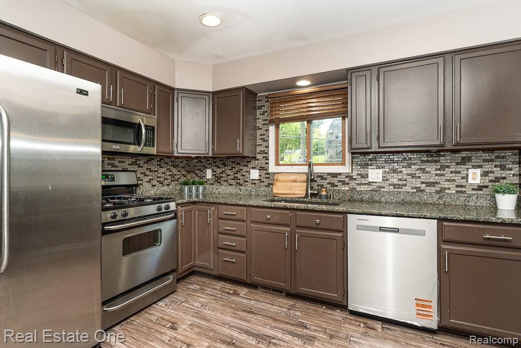 668 Sherry Drive, Lake Orion, MI 48362 — Photo 11