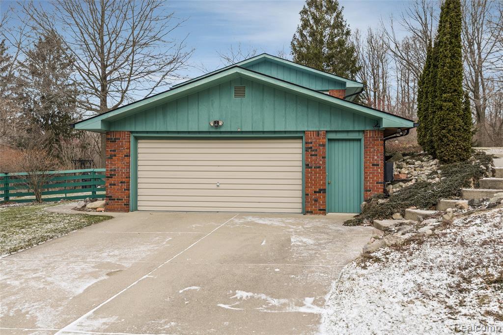 9801 Gibbs Road, Clarkston, MI 48348 — Photo 34