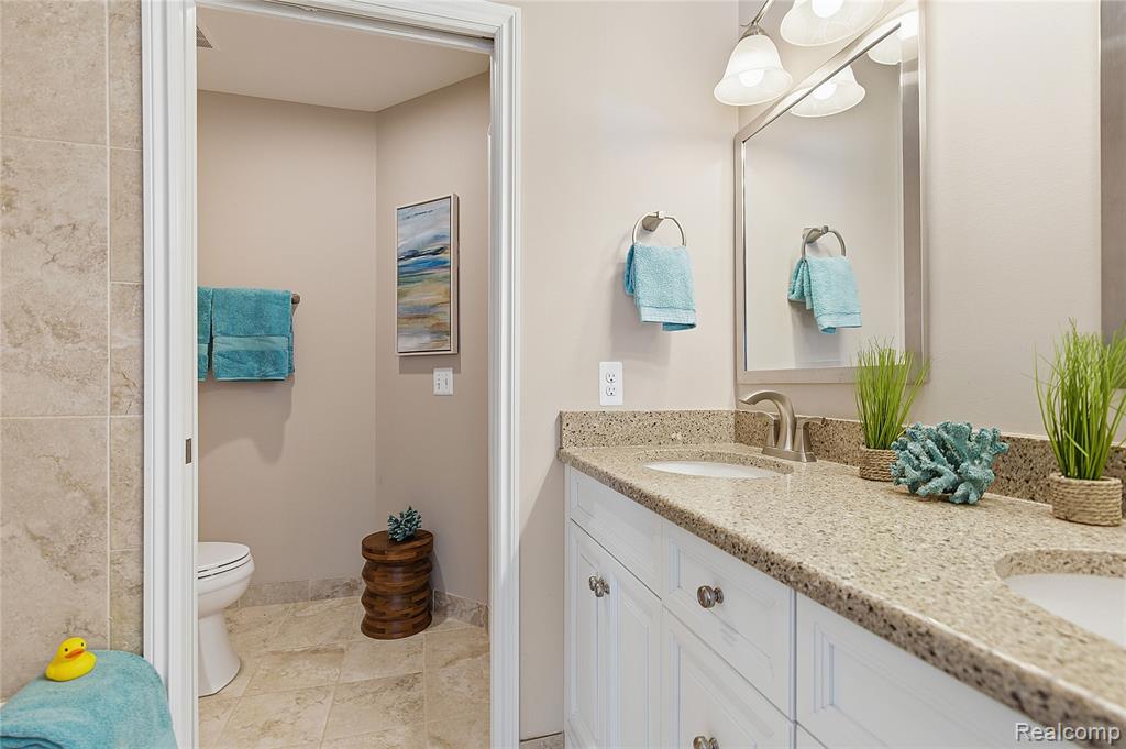 966 Majestic Drive, Rochester Hills, MI 48306 — Photo 30