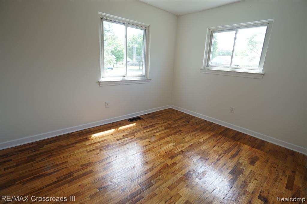 10152 HAMILTON Street, Van Buren, MI 48111 — Photo 12