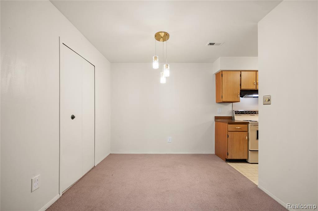 7538 Manor Circle, 102, Westland, MI — Photo 10