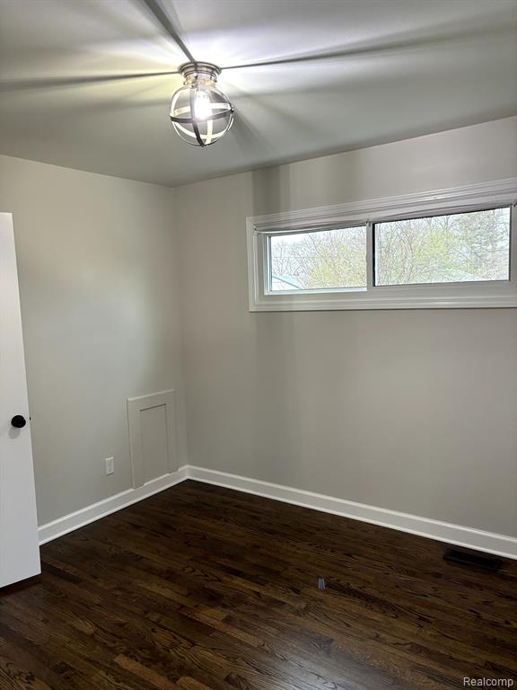 7921 CLIPPERT Street, Taylor, MI 48180 — Photo 12