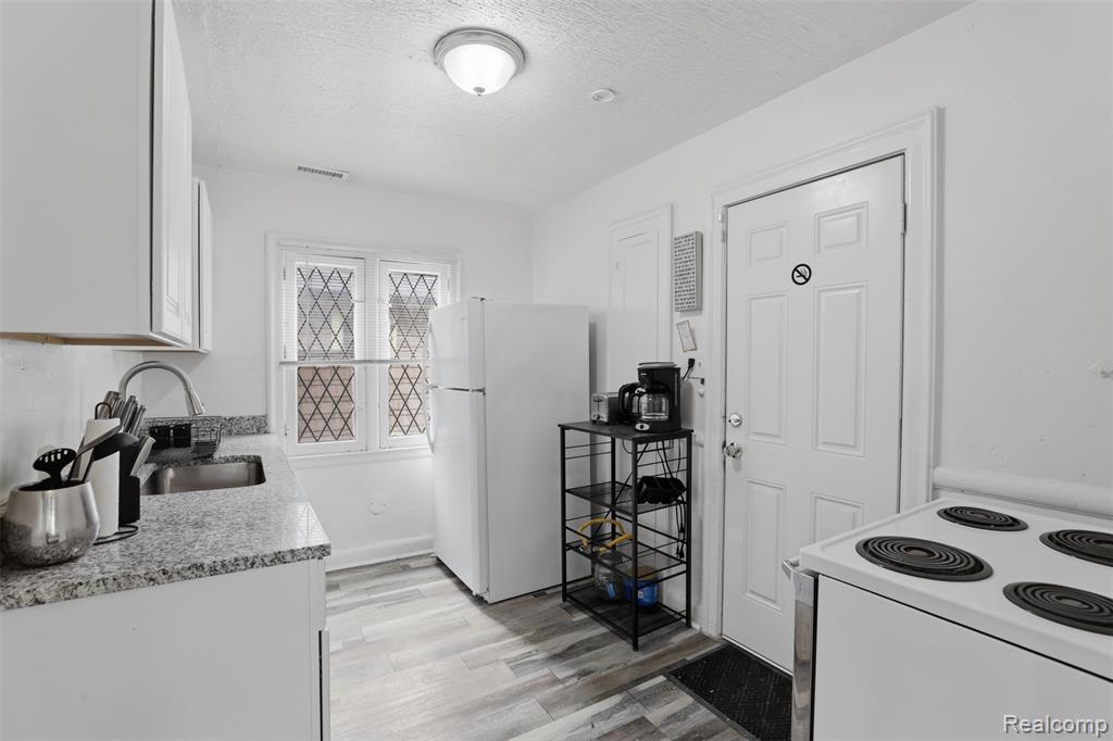 4400 Buckingham Avenue, Detroit, MI 48224 — Photo 9