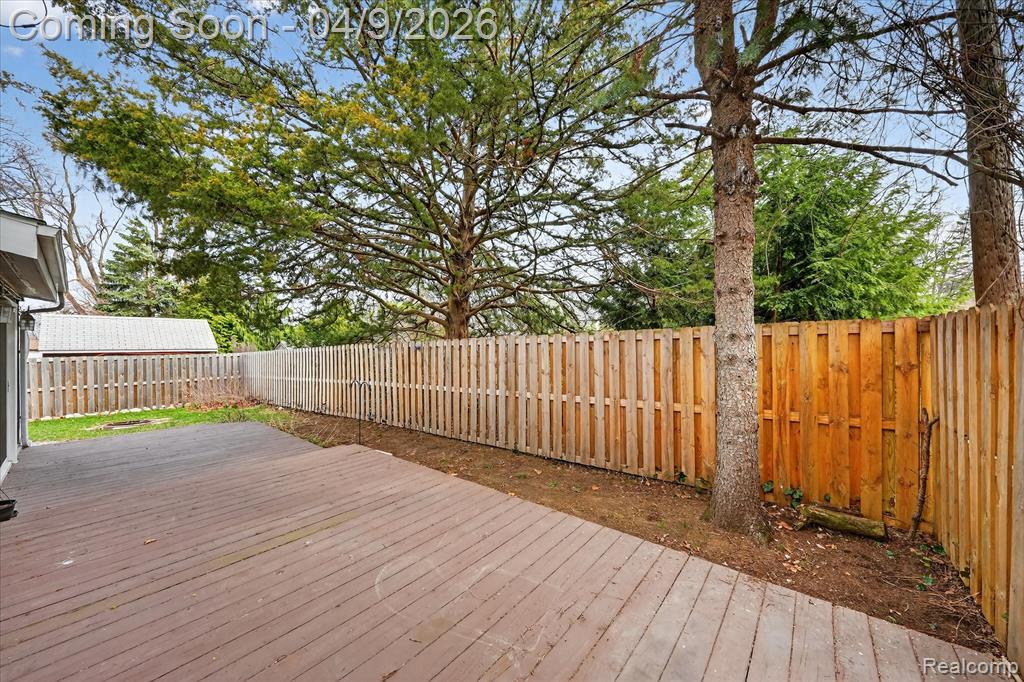 29100 Tawas Street, Madison Heights, MI 48071 — Photo 31
