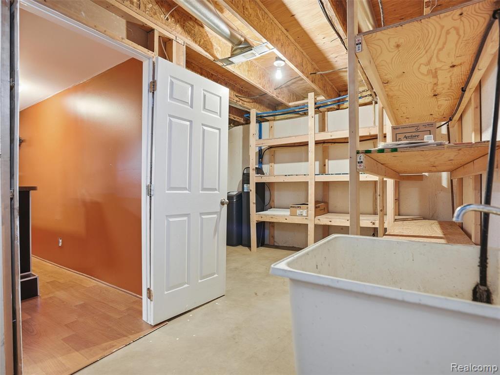 5837 Northridge Circle, Waterford, MI 48327 — Photo 37