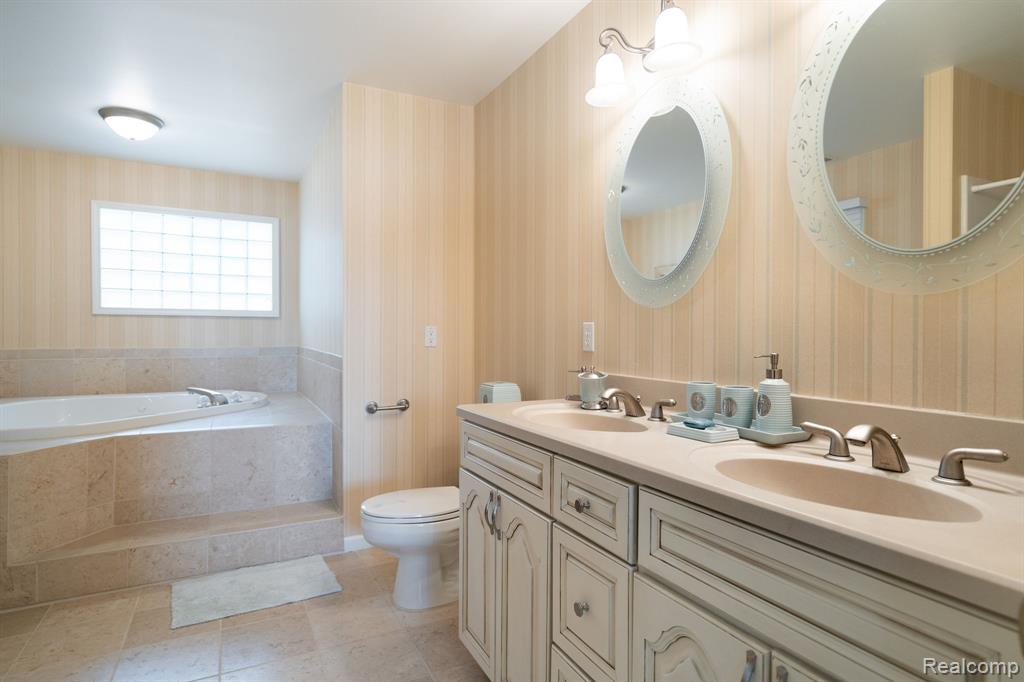 3831 Woodland Drive, Highland, MI 48356 — Photo 18