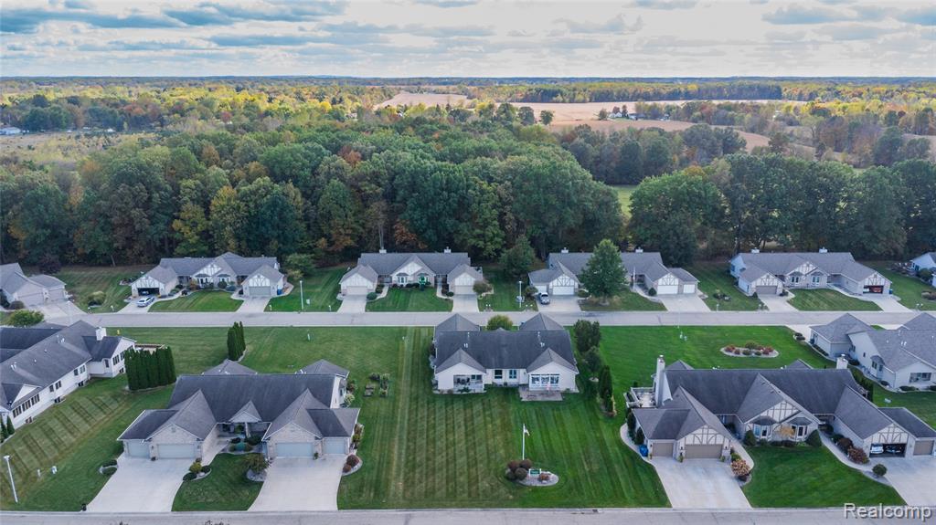 5355 Wyndemere Common Square, Swartz Creek, MI 48473 — Photo 32