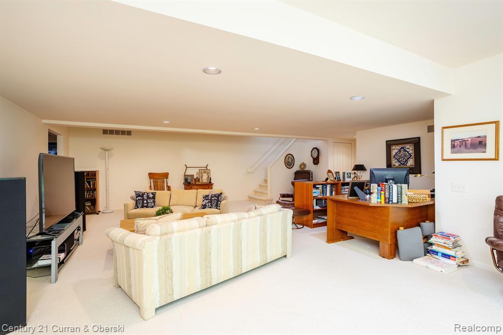 46515 Arboretum Circle, Plymouth, MI 48170 — Photo 27