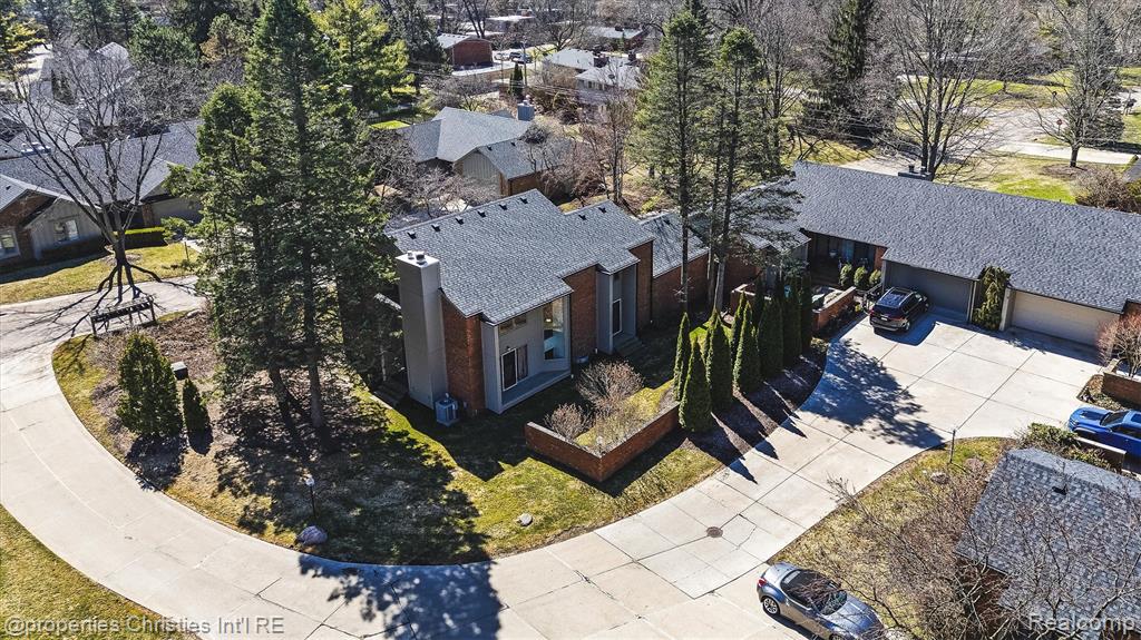 1060 Stratford Place, Bloomfield Hills, MI 48304 — Photo 36