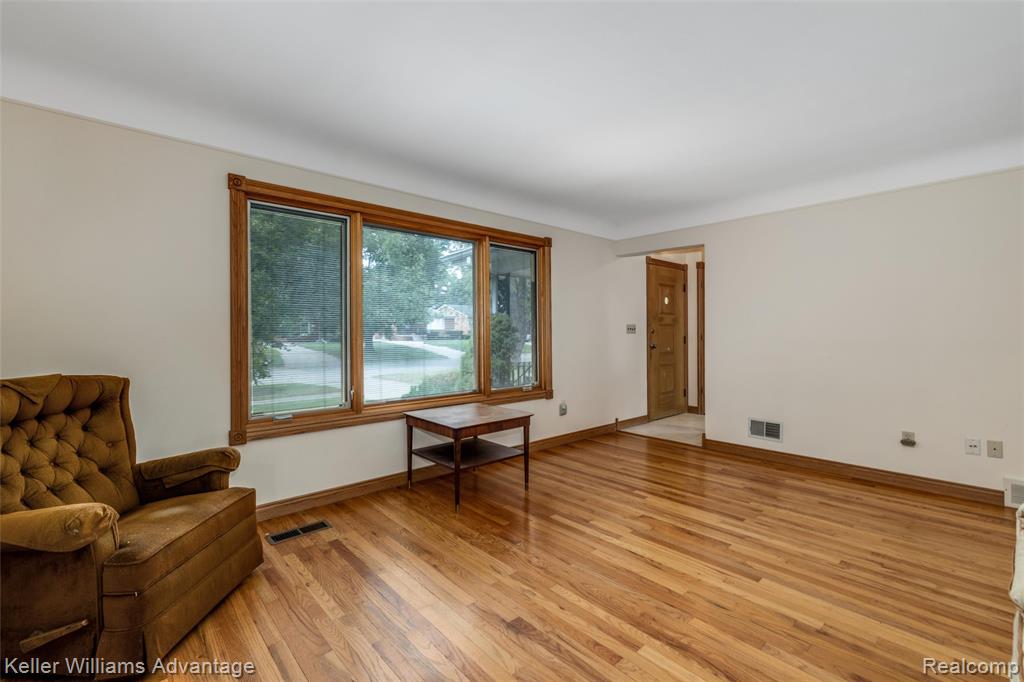 3979 Grindley Park Street, Dearborn Heights, MI 48125 — Photo 3