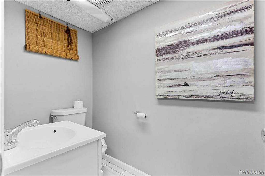 30124 Garry Avenue, Madison Heights, MI 48071 — Photo 27