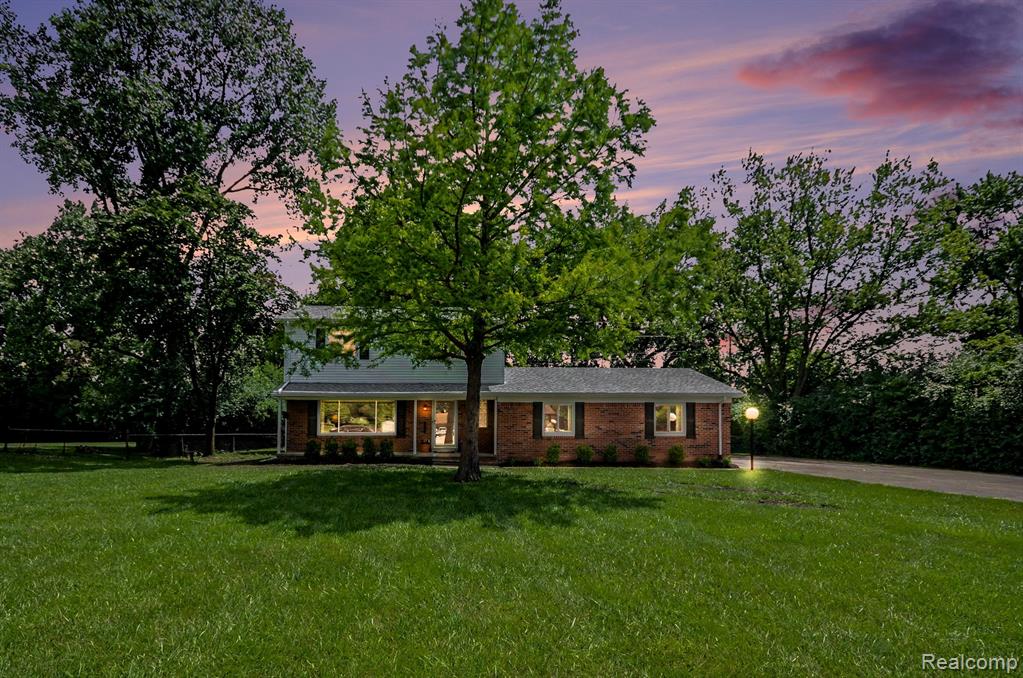 24474 Springbrook Drive, Farmington, MI 48336