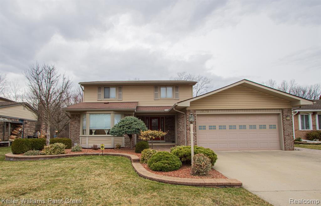 19170 Dawnshire Drive, Brownstown, MI 48193 — Photo 2