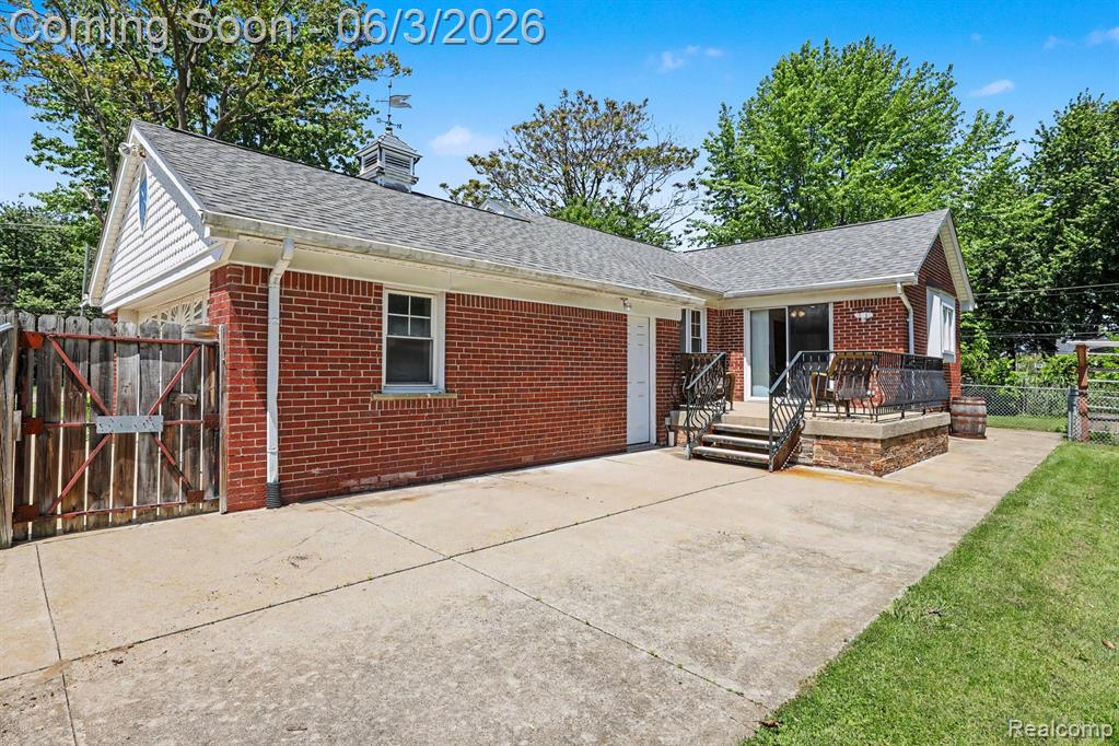 46430 Schoenherr Road, Utica, MI 48315 — Photo 33