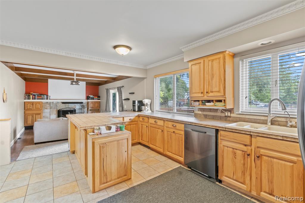 625 Kings Way, Canton, MI 48188 — Photo 17