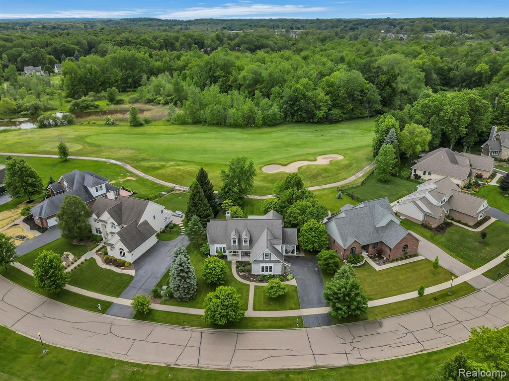5827 WESTWOOD Drive, Grand Blanc, MI 48439 — Photo 55