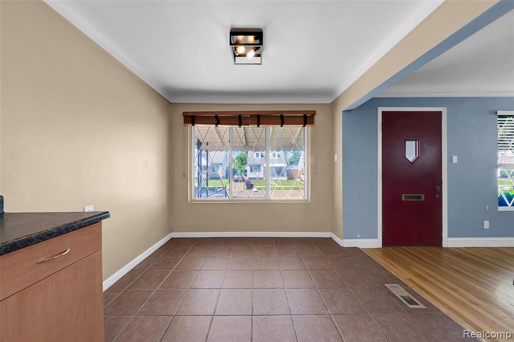 8272 Coolidge, Center Line, MI 48015 — Photo 11