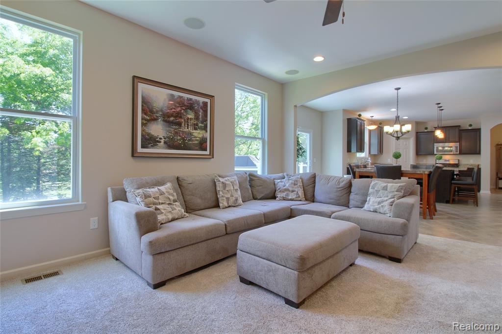 57649 Blossom Valley Trail, New Hudson, MI 48165 — Photo 12