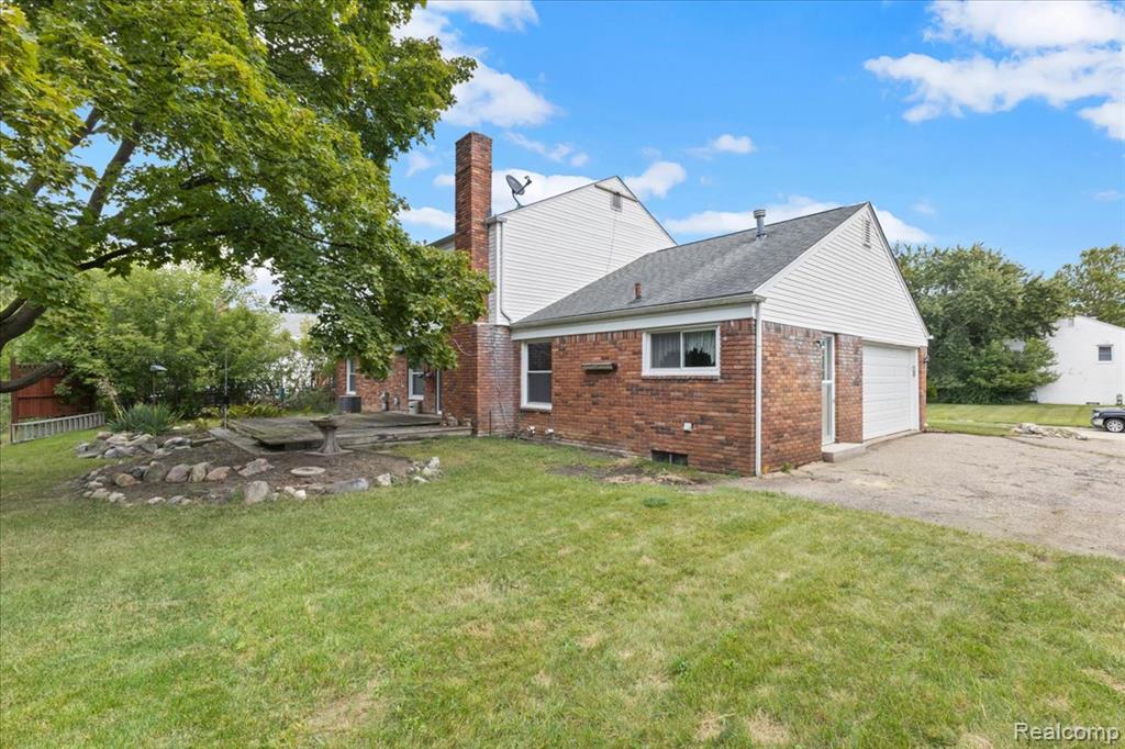 5710 Hobnail Circle, West Bloomfield, MI — Photo 55