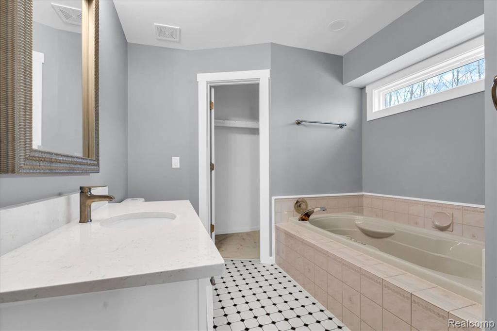 10557 Skeman Road, Brighton, MI 48114 — Photo 17