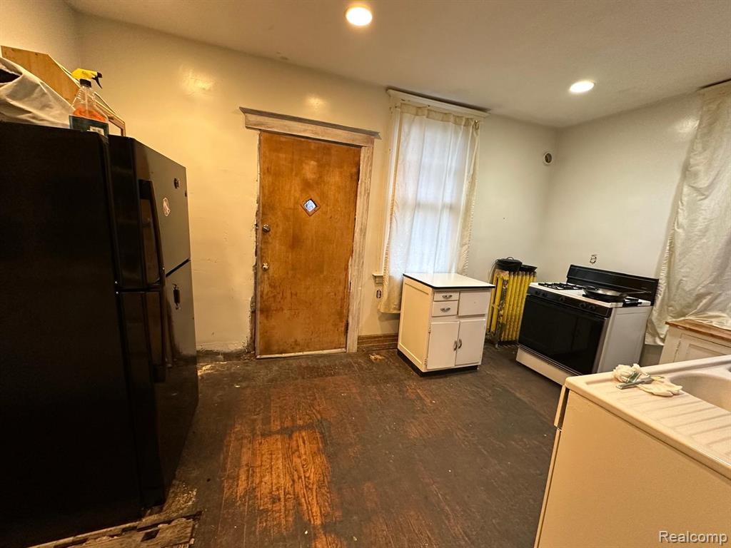 677 ATKINSON Street, Detroit, MI 48202 — Photo 7