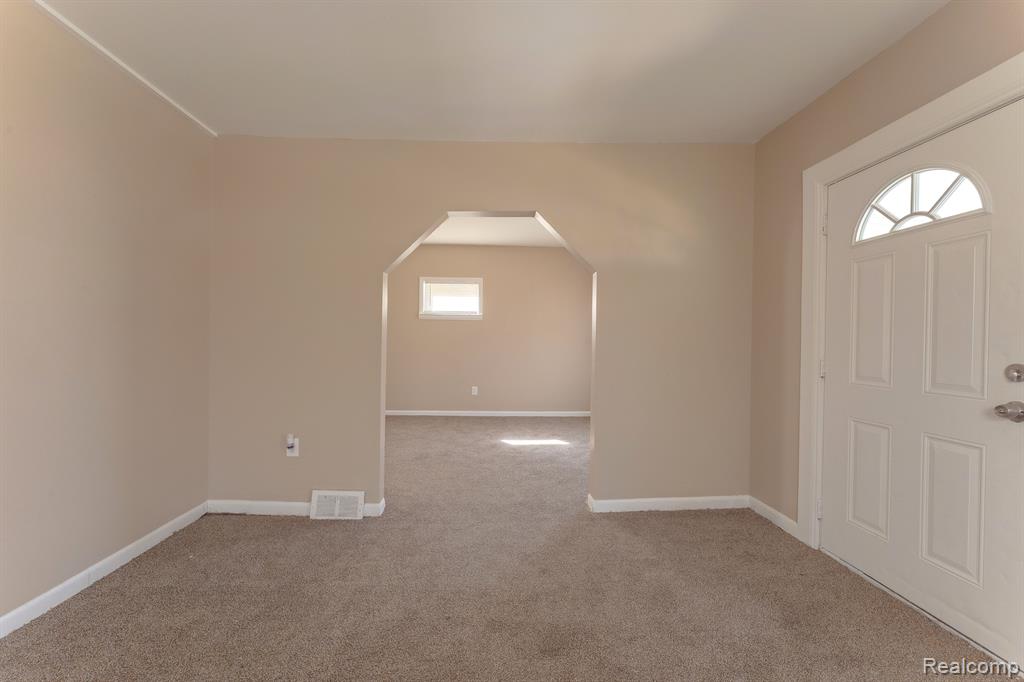 92 OAKHILL Street, Pontiac, MI 48342 — Photo 8