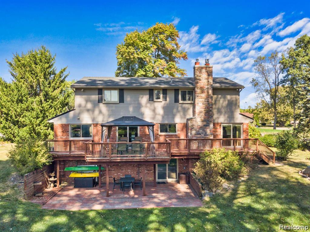 880 Artdale Drive, White Lake, MI 48383 — Photo 2
