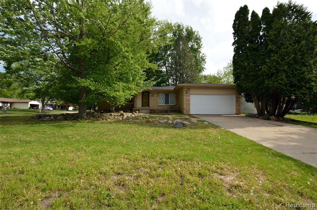 5200 Wishing Well Drive, Grand Blanc, MI 48439 — Photo 2