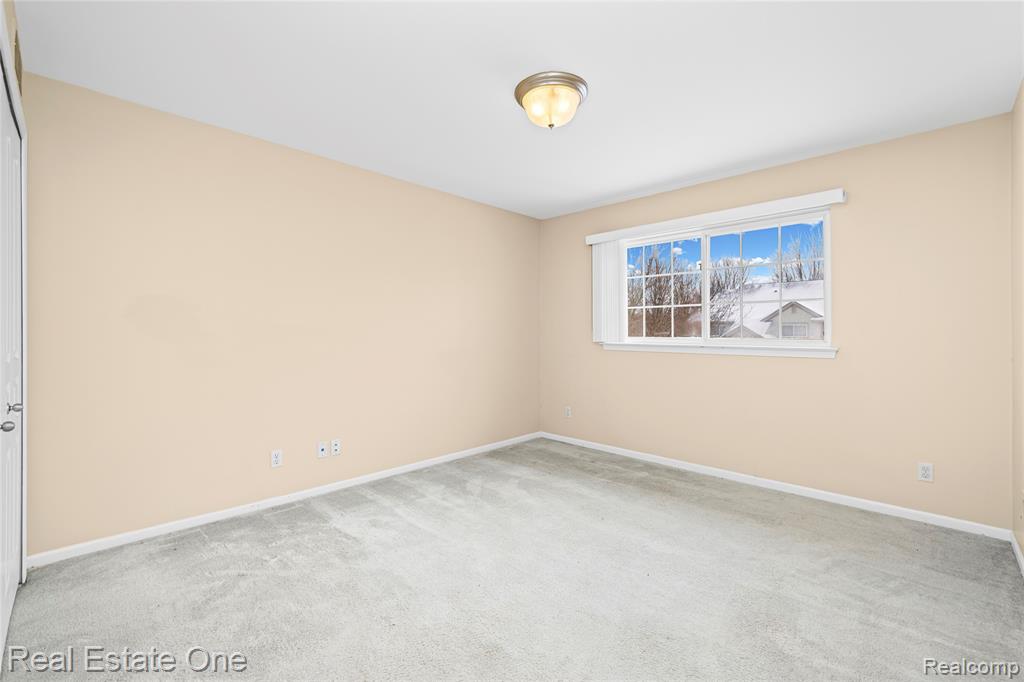 167 S Vista Drive, Auburn Hills, MI 48326 — Photo 19