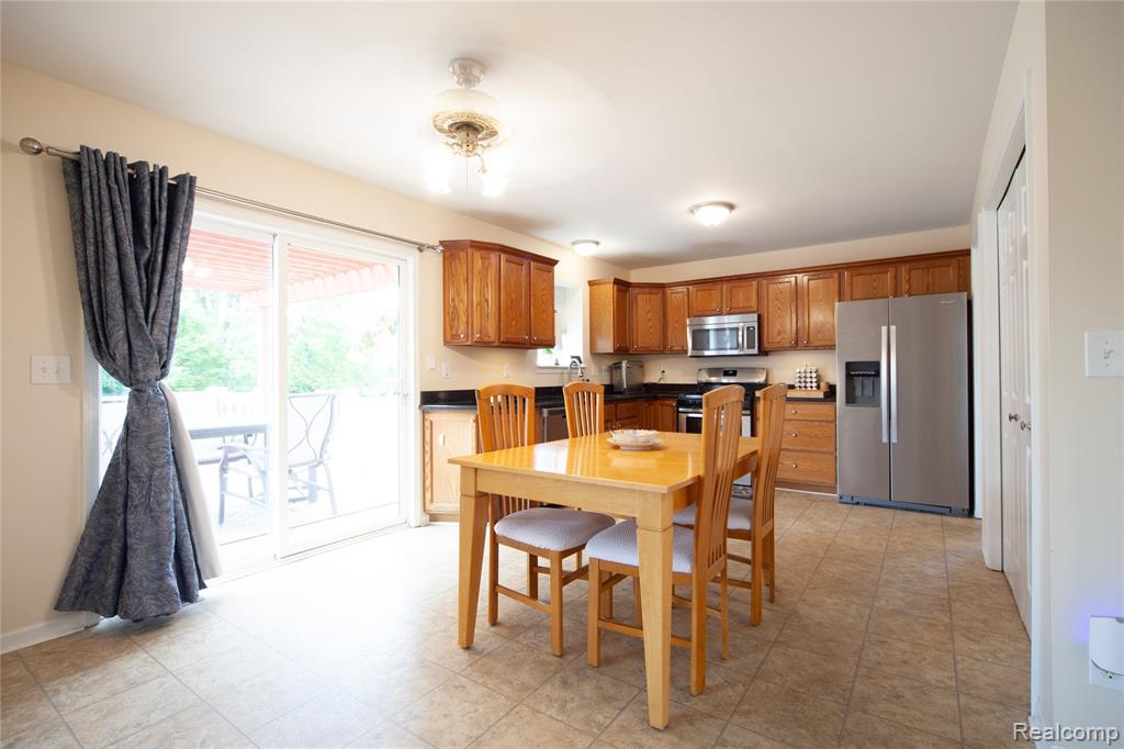 4470 Westedge Way, Grand Blanc, MI 48439 — Photo 9