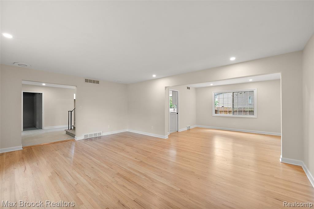 4525 Valleyview Drive, West Bloomfield, MI 48323 — Photo 3