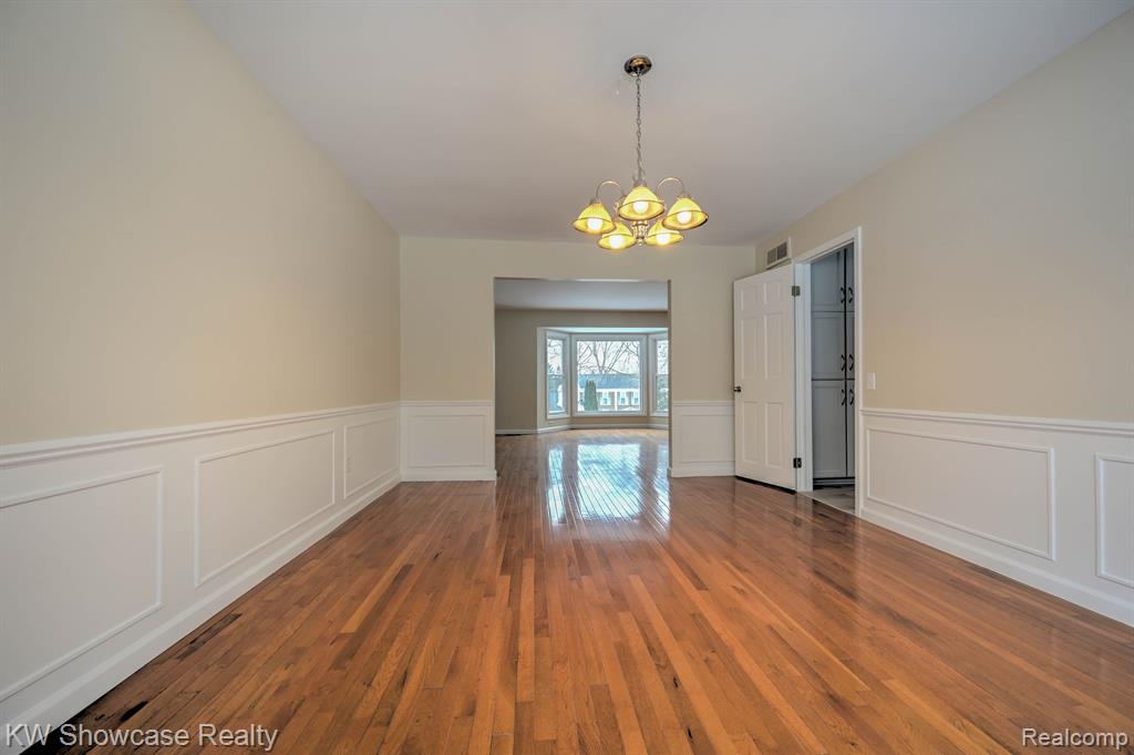 4238 STILL MEADOW Lane, West Bloomfield, MI 48323 — Photo 11