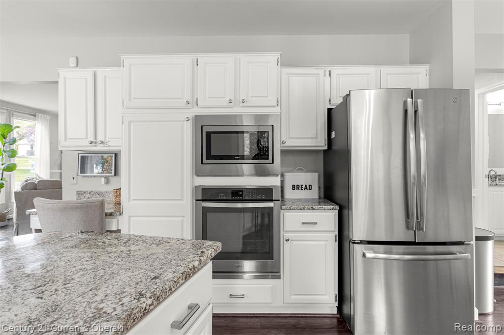 30999 Sudbury Street, Farmington, MI 48331 — Photo 22